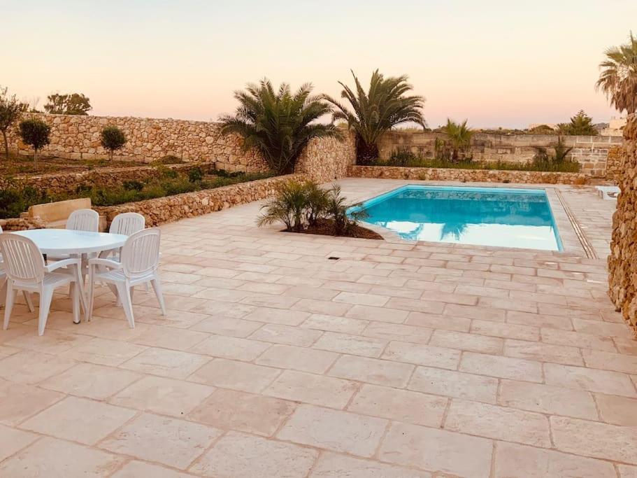 Farmhouse Villa With Large Pool And Garden In Gozo Għarb Екстериор снимка