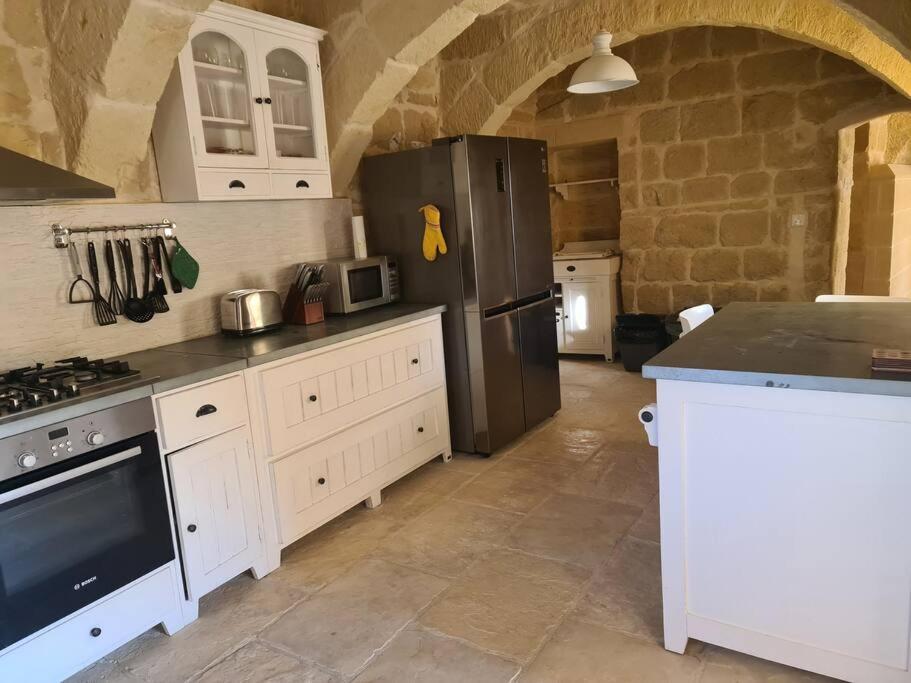 Farmhouse Villa With Large Pool And Garden In Gozo Għarb Екстериор снимка