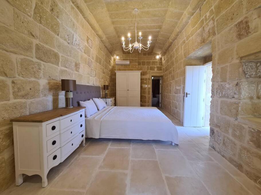 Farmhouse Villa With Large Pool And Garden In Gozo Għarb Екстериор снимка