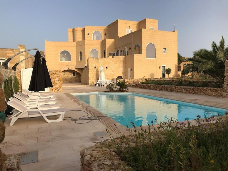 Farmhouse Villa With Large Pool And Garden In Gozo Għarb Екстериор снимка