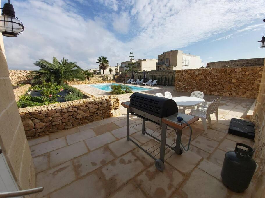Farmhouse Villa With Large Pool And Garden In Gozo Għarb Екстериор снимка