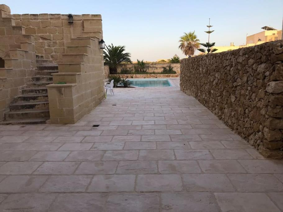Farmhouse Villa With Large Pool And Garden In Gozo Għarb Екстериор снимка