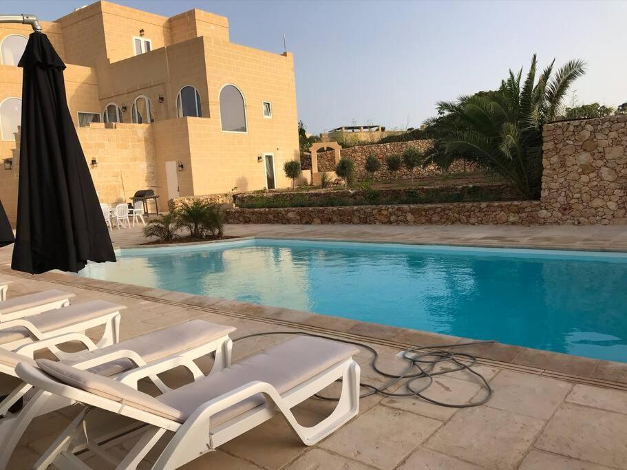 Farmhouse Villa With Large Pool And Garden In Gozo Għarb Екстериор снимка