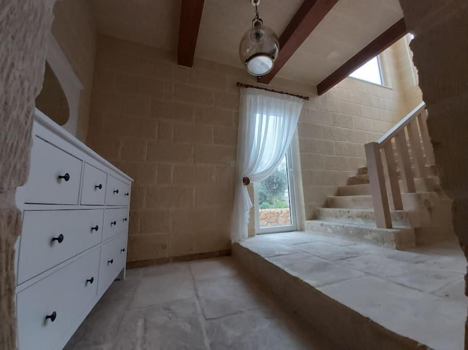 Farmhouse Villa With Large Pool And Garden In Gozo Għarb Екстериор снимка