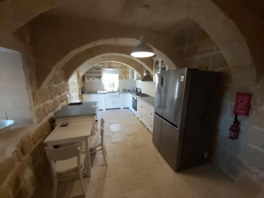 Farmhouse Villa With Large Pool And Garden In Gozo Għarb Екстериор снимка