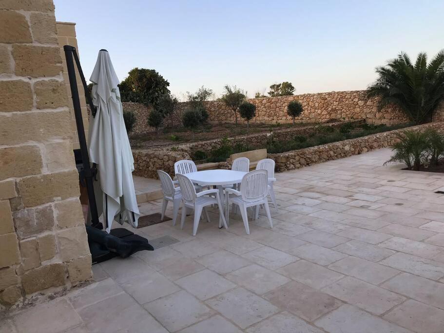 Farmhouse Villa With Large Pool And Garden In Gozo Għarb Екстериор снимка