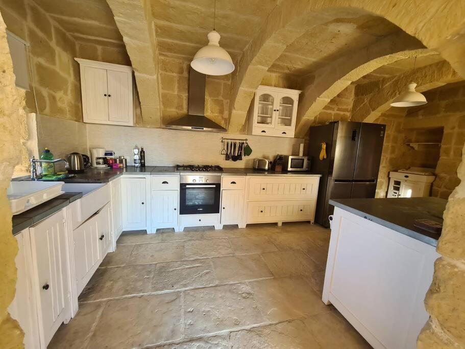 Farmhouse Villa With Large Pool And Garden In Gozo Għarb Екстериор снимка