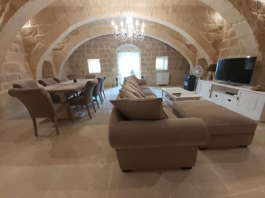 Farmhouse Villa With Large Pool And Garden In Gozo Għarb Екстериор снимка