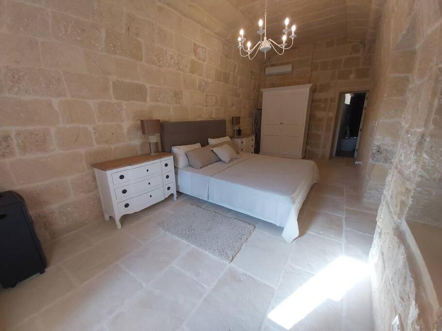 Farmhouse Villa With Large Pool And Garden In Gozo Għarb Екстериор снимка