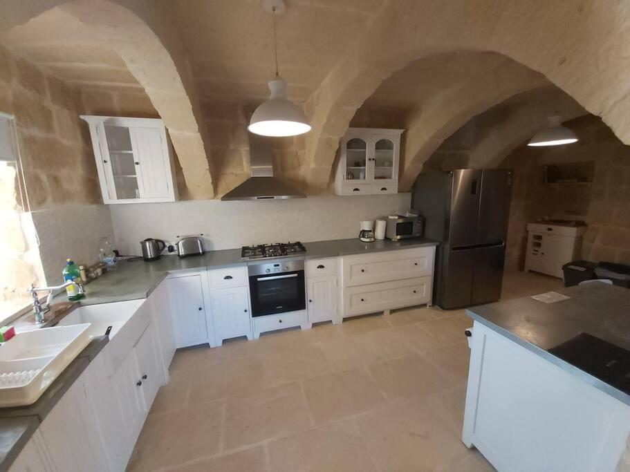 Farmhouse Villa With Large Pool And Garden In Gozo Għarb Екстериор снимка